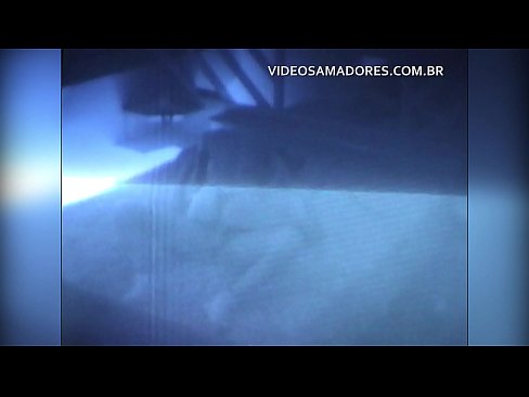 ❤️ Marido filma esposa fodendo o vizinho e descobre que ele é um cornudo ️ Porno vídeo em nós ❌